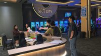 Petugas Polsek Lubuk Baja Merazia Gelanggang Permainan Sky City Yang Berada Di Lantai II SNL Food Di Tanjung Uma Petugas Polsek Lubuk Baja Merazia Gelanggang Permainan Sky City Yang Berada Di Lantai II SNL Food Di Tanjung Uma