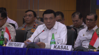 Menkopolkam Jenderal Purn Djamari Chaniago Memberikan Keterangan Pers Saat Menghadiri Pemusnahan 1,3 Ton Ketamine Di Mako Kodaeral IV Di Tanjung Sengkuang, Batam.
