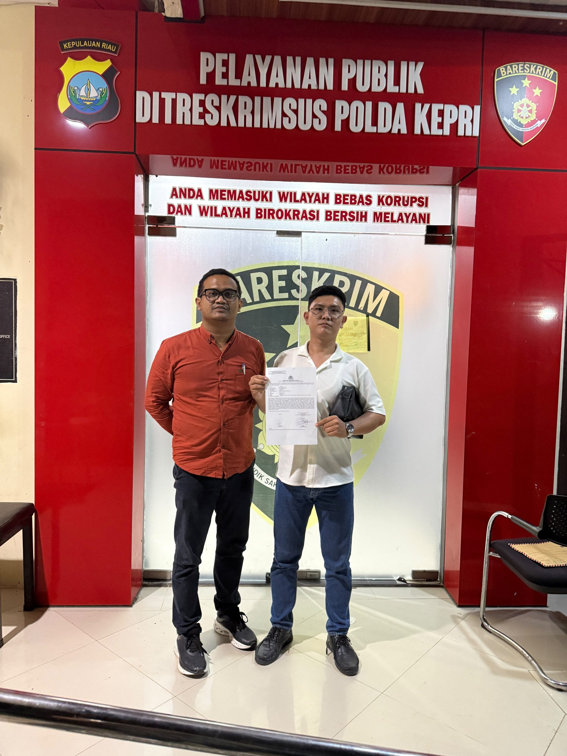 Kuasa Hukum Andi Morena Fadlan Dan Partner Meaporkan Akun Medsos Yang Memfitnah Kliennya Terlibat Narkotika Ke Subdit Cyber Ditreskrimsus Polda Kepri.