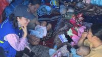 Tim FETP saat turun ke pusat pengungsi di Manggarai, Nusa Tenggara Timur beberapa waktu lalu. F Kedubes AS Tim FETP saat turun ke pusat pengungsi di Manggarai, Nusa Tenggara Timur beberapa waktu lalu. F Kedubes AS