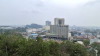 Kabut Asap Kiriman Akibat Kebakaran Lahan Di Beberapa Wilayah Sumatera Menyelimuti Beberapa wilayah Di Batam