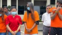 Tersangka WSB Saat Menyaksikan Pemusnahan Barang Bukti Di Mapolresta Barelang