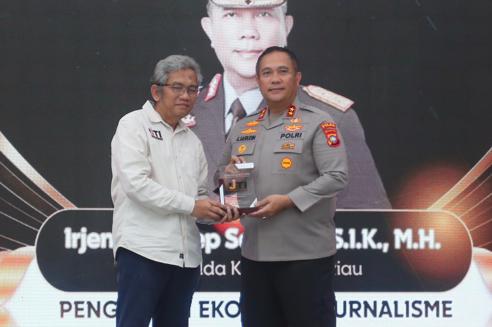 Kapolda Kepri Irjen Pol Asep Safrudin Raih Penghargaan IJTI